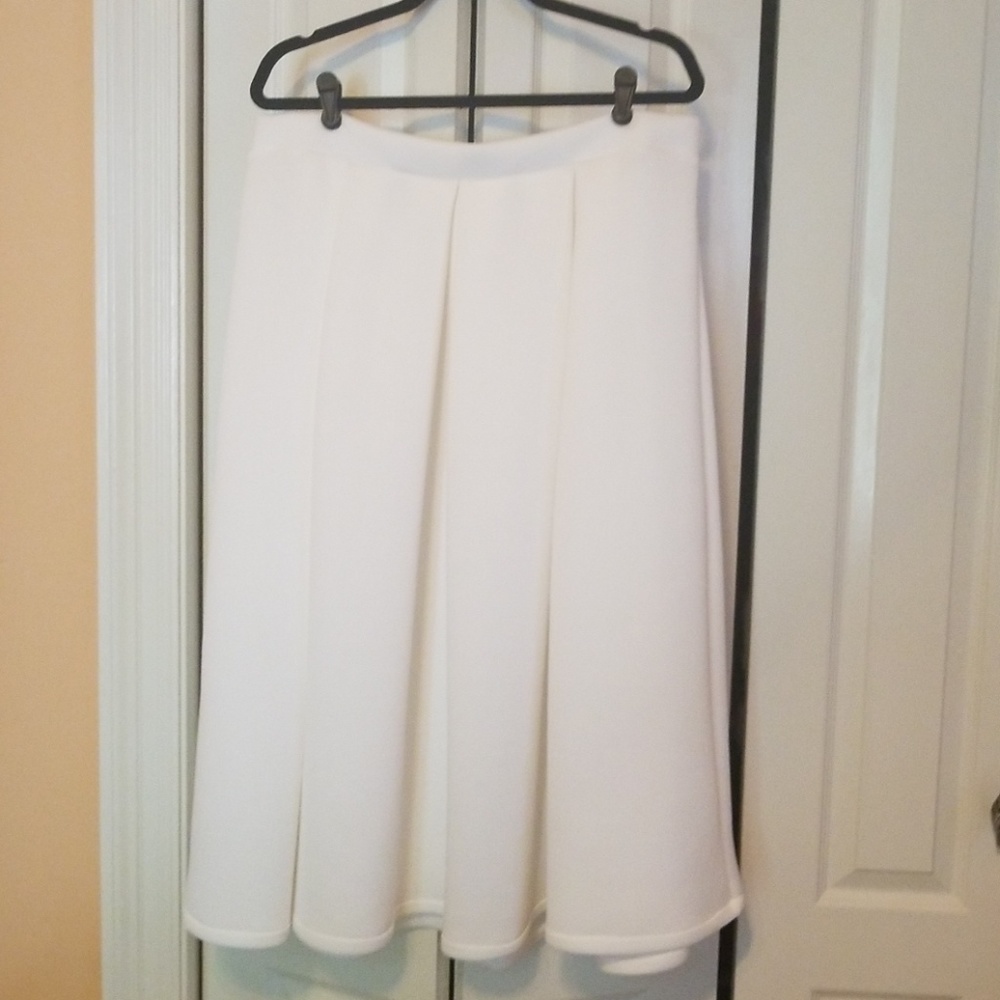 White pleated scuba skirt